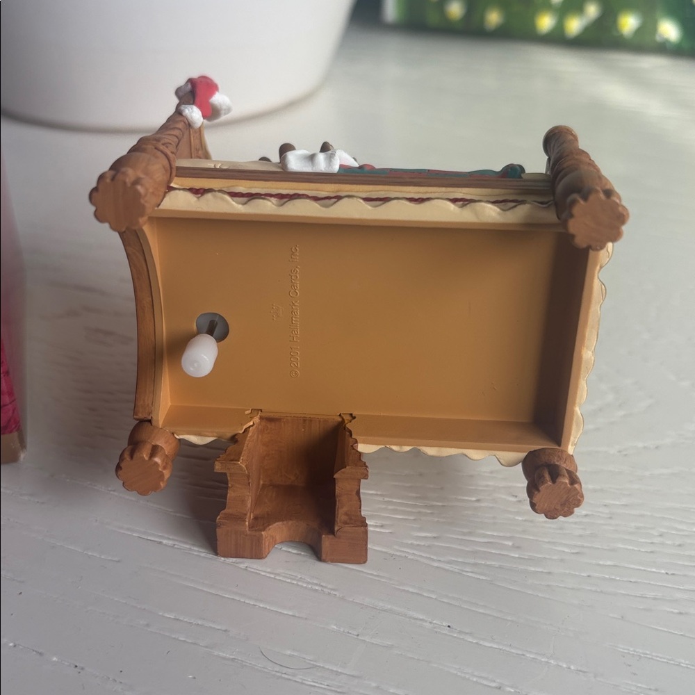 Hallmark Snoozing Santa Retired Ornament - Rare - Picture 3 of 3